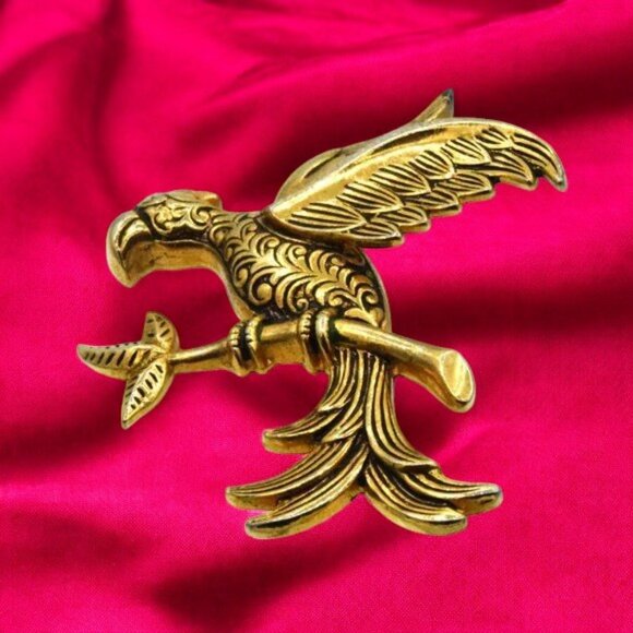 Vintage Parrott Pin Gold Tone Bird Avian - Picture 1 of 5